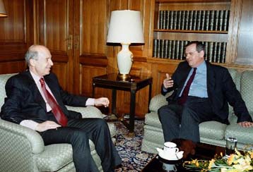 Δεν θα γίνουν τώρα αλλαγές στον εκλογικό νόμο