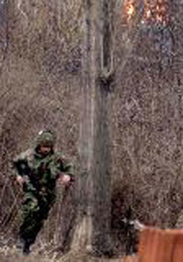 Ενας νεκρός και 15 τραυματίες από τα επεισόδια στην Κοσόβσκα Μιτρόβιτσα