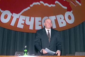 Ο δήμαρχος της Μόσχας χαρακτηρίζει λάθος τη ρωσική εκστρατεία στην Τσετσενία