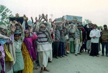 Τουλάχιστον 17 νεκροί σε επεισόδια προεκλογικής βίας στην Ινδία