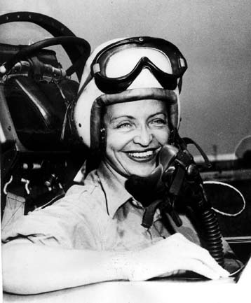 Απεβίωσε η Ζακλίν Οριόλ, πρώτη Γαλλίδα πιλότος