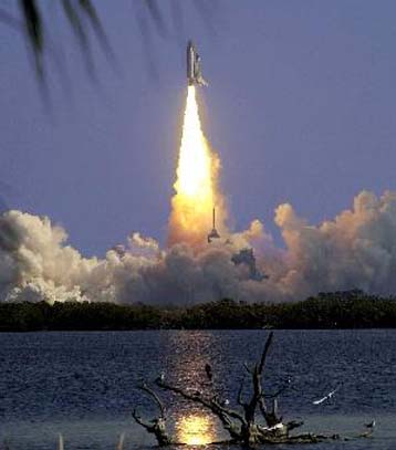 Εκτοξεύθηκε το διαστημικό λεωφορείο Endeavour