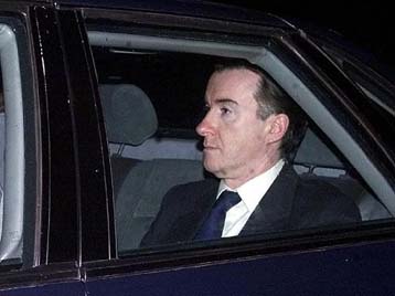 Πιθανή η επανακυριαρχία της Βρετανίας στη Βόρεια Ιρλανδία μετά την αποτυχία των συνομιλιών