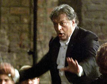 Μετριοπάθεια για την εξομάλυνση της κατάστασης ζητεί ο Κλέστιλ