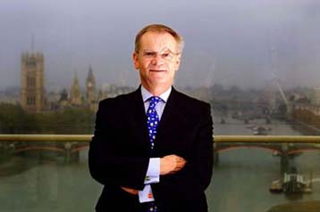 Οι Συντηρητικοί αποβάλλουν για πέντε χρόνια από το κόμμα το λόρδο Αρτσερ