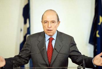 Η χώρα χρειάζεται ισχυρή κυβέρνηση για να διαπραγματευτεί την ένταξη στην ΟΝΕ