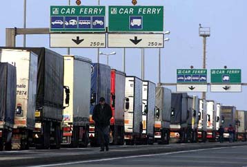 Μήνυση κατά των Γάλλων οδηγών φορτηγών υπέβαλαν ολλανδικές εταιρείες μεταφορών