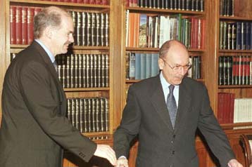 Συνάντηση Στεφανόπουλου – Παπανδρέου την Τρίτη για θέματα εξωτερικής πολιτικής