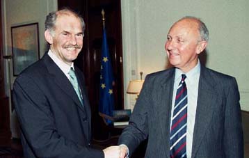 Συνάντηση Παπανδρέου – Χάνεϊ για το Κυπριακό