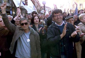 Διώκονται διαδηλωτές ηγέτες της σερβικής αντιπολίτευσης