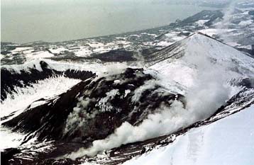 Περιμένοντας να εκραγεί το ηφαίστειο Ούσου στην Ιαπωνία