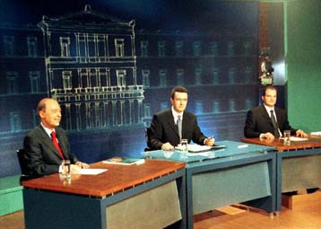 Ολα για την ψήφο των αναποφάσιστων