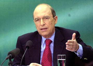 Τους δέκα στόχους του ΠΑΣΟΚ για την εξωτερική πολιτική παρουσίασε ο Κ.Σημίτης