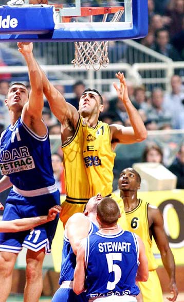 Στον τελικό του Κυπέλλου Σαπόρτα η ΑΕΚ 82-67 τη Ζαντάρ