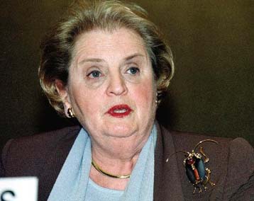 Το άστρο της Μάντλιν Ολμπράιτ χάνει τη λάμψη του στην Ουάσιγκτον