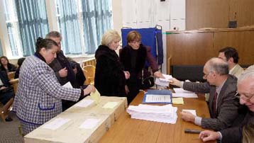 Η 7η Απριλίου τελευταία ημέρα για την αντικατάσταση των εκλογικών βιβλιαρίων