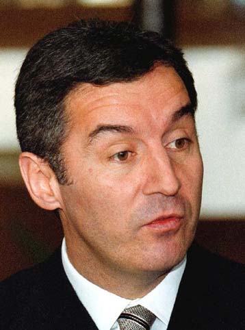 Μιλόσεβιτς επιστρατεύει κομάντος για την ανατροπή του Τζουκάνοβιτς