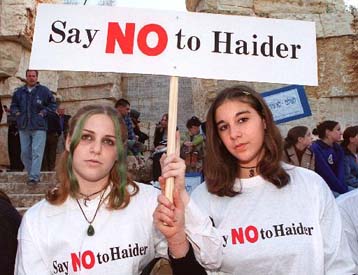 Επικίνδυνη η συμμετοχή των ακροδεξιών στην αυστριακή κυβέρνηση κατά τους Ευρωπαίους