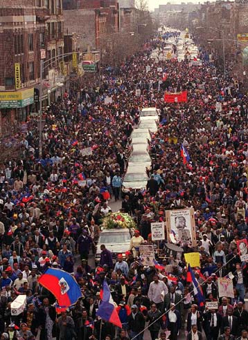 Συμπλοκές στη Νέα Υόρκη στη διάρκεια της κηδείας ενός μαύρου που σκοτώθηκε από αστυνομικό