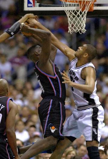 Νίκη των Σπερς με τριπλ-νταμπλ του Ντάνκαν