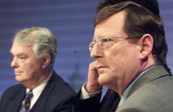 Πύρρειος νίκη του Τριμπλ στις εκλογές για την ηγεσία των Ενωτικών του Ολστερ