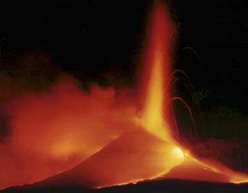 Εντυπωσιακή έκρηξη της Αίτνας στη Σικελία