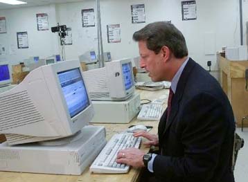 Δικαστική έρευνα για τα χαμένα e-mail του Λευκού Οίκου