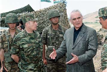 Αυξήσεις στους μισθούς κληρωτών και υπαξιωματικών