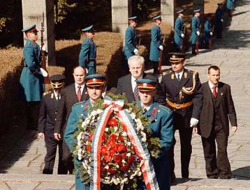 Εκδηλώσεις στη Σερβία για την πρώτη επέτειο των ΝΑΤΟϊκών βομβαρδισμών