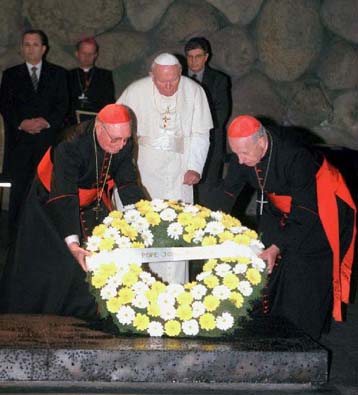 Οδύνη αλλά όχι συγγνώμη εξέφρασε ο Πάπας για το Ολοκαύτωμα