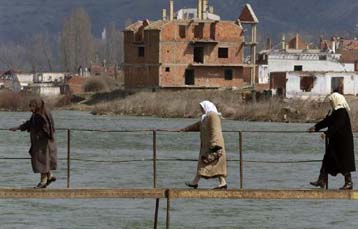 Αργεί η επιστροφή των Σέρβων προσφύγων στο Κοσσυφοπέδιο