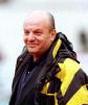 Είμαι πάντα πρόθυμος να προσφέρω