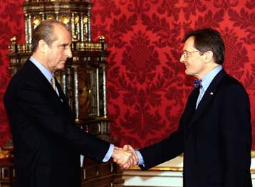 Αυστριακές κινήσεις για τη βελτίωση των σχέσεων με την ΕΕ