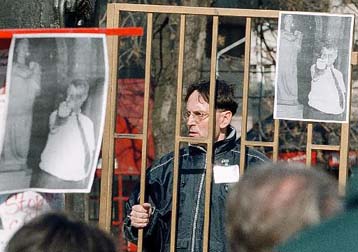 Ο θανάσιμος αγώνας των δημοσιογράφων για την ενημέρωση