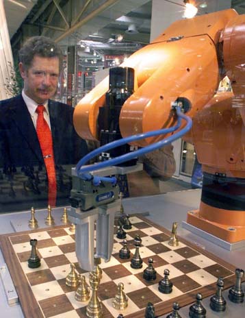 Εκτός από τα παιδία, και τα ρομπότ παίζει