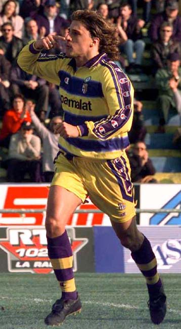 Εως το 2005 στην Πάρμα ο Κρέσπο