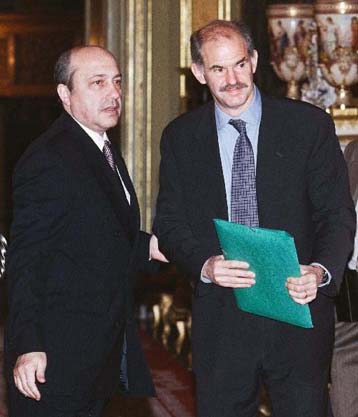 Η Ρωσία εγκαταλείπει τον Μιλόσεβιτς υπό όρους