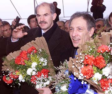 Παπανδρέου και Τζεμ θα μοιραστούν το βραβείο του πολιτικού προσώπου της χρονιάς