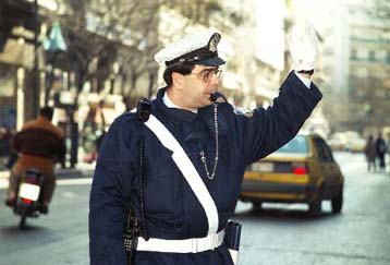 Πάνω από 9.500 κλήσεις σε δύο μήνες από τους αόρατους τροχονόμους