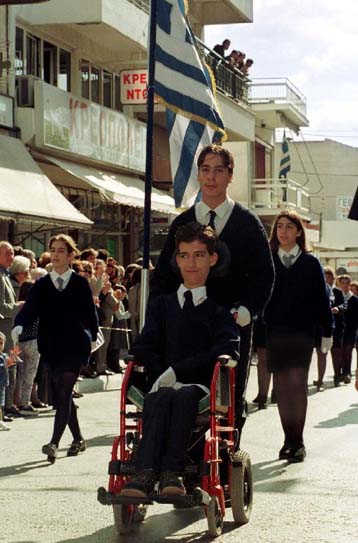 Ηλεκτρονικά εμφυτεύματα δίνουν ελπίδες στους παραπληγικούς