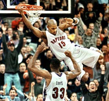 Οι Λέικερς 92-85 τους Νικς στη Νέα Υόρκη