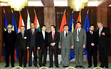 Αναγκαία η χορήγηση 1,5 δισ. δολαρίων για την ανοικοδόμηση των Βαλκανίων