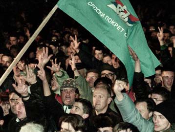 Μαζική διαδήλωση στο Κράλιεβο για το κλείσιμο τηλεοπτικού σταθμού