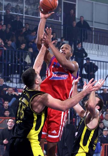 Εύκολα ο Πανιώνιος τη Δάφνη 76-63