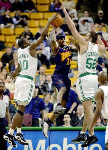 Πιο κοντά στα πλέι οφ το Ντιτρόιτ