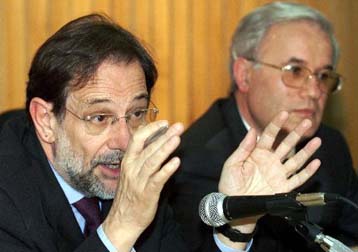 Πυροσβεστικές δηλώσεις Σολάνα-Μέτα στα Τίρανα – Μήνυμα της Ολμπράιτ