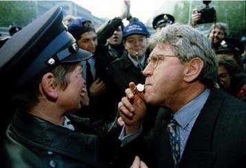 Αιφνίδια παραίτηση του υπουργού Εσωτερικών που εμπλέκεται σε σκάνδαλο