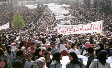 Δύσκολος ο δρόμος της χειραφέτησης για τις γυναίκες στη βόρεια Αφρική