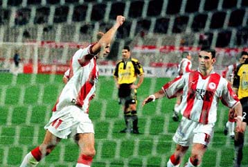 Ρεβάνς του Ολυμπιακού με 3-0 την ΑΕΚ