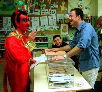 Yψηλό το ποσοστό αποχής στις ισπανικές εκλογές έως το απόγευμα